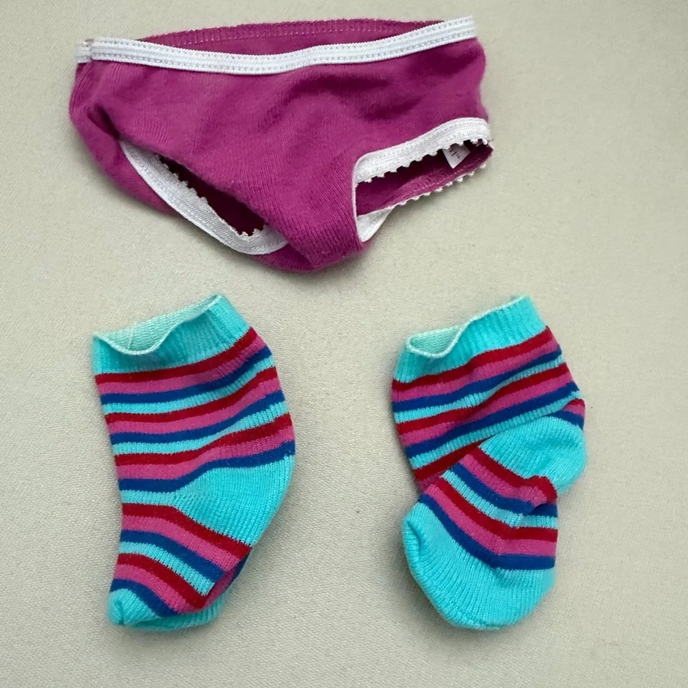 American Girl Doll with Red Jacket and Blue Jeans Truly me retired #24 - Picture 10 of 16